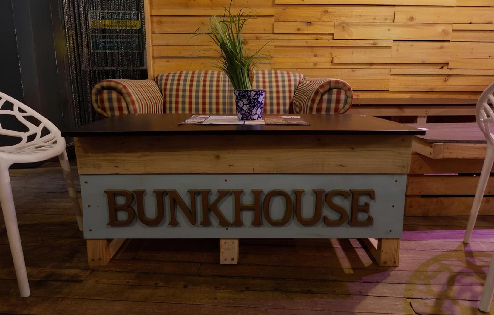 Bunkhouse Hostel Cardiff Exterior photo